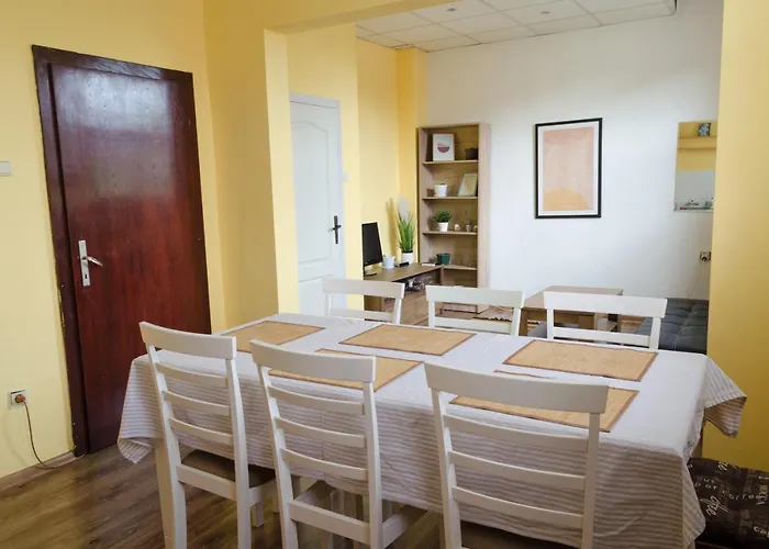 Oleander Rooms & Apartment